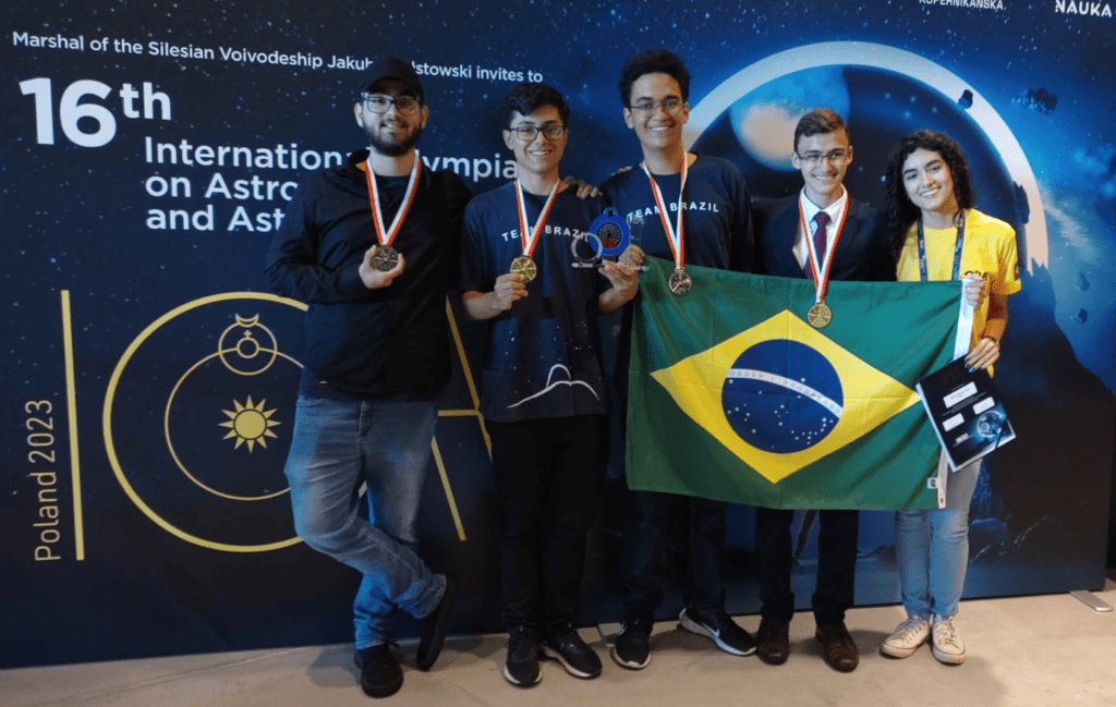 Brasil Brilha na 17ª Olimpíada Internacional de Astronomia e Astrofísica com Cinco Medalhas - Papel News